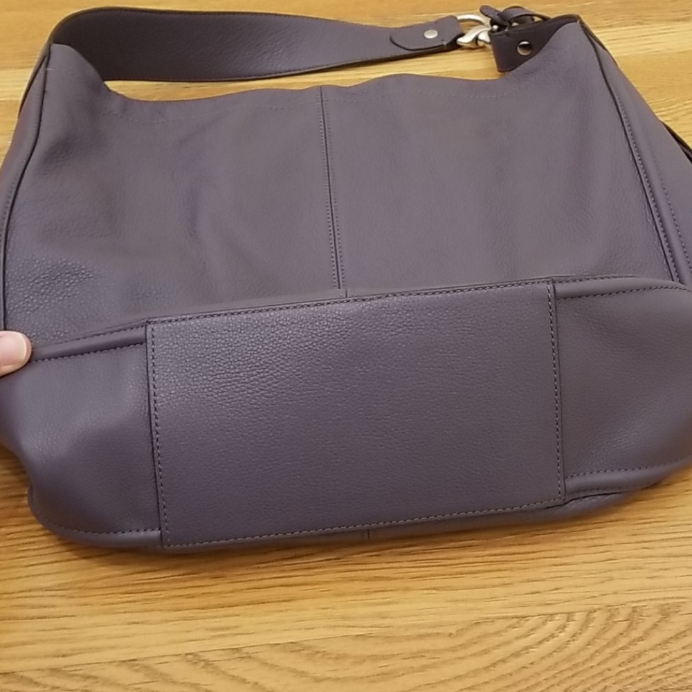 Authentic Coach Purse - Picture 5 of 6